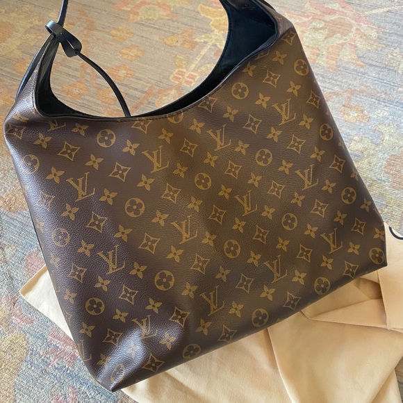 Louis Vuitton Flower Hobo Noir - Picture 12 of 15